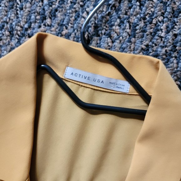 Active USA Mustard Yellow V Neck Blouse Size Small - Picture 14 of 14